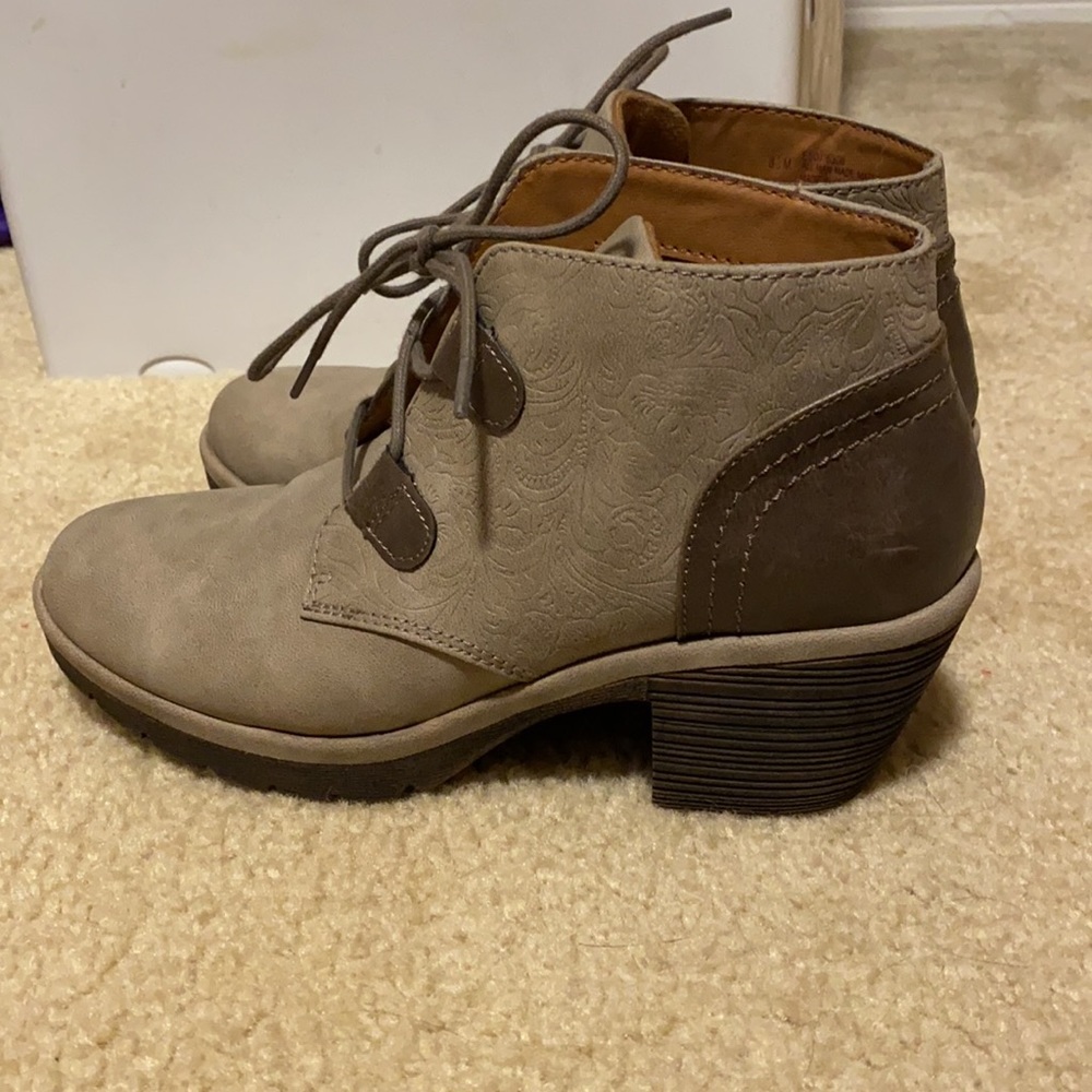 Women’s Sofft Eurosoft booties- size 8.5